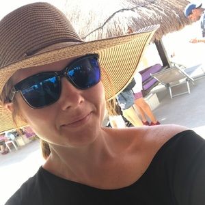 Meet your Posher, Lacey